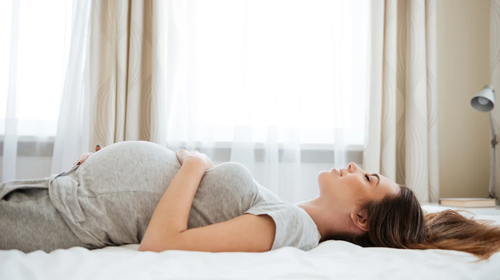 Some sleeping positions can cause risks to the expected mothers