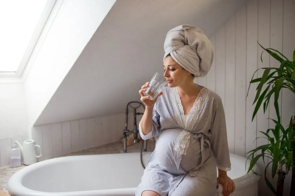 Taking baths while pregnant is considered safe