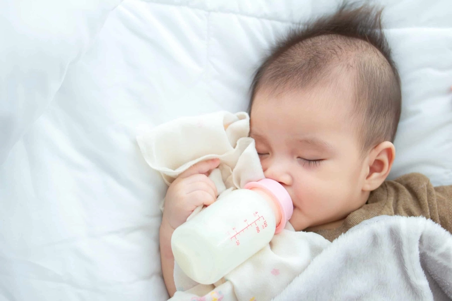 Dos and Don’ts of Baby Bottle Feeding