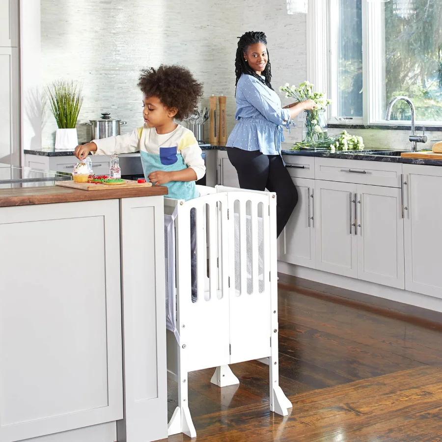 Guidecraft Kitchen Helper® Toddler Tower