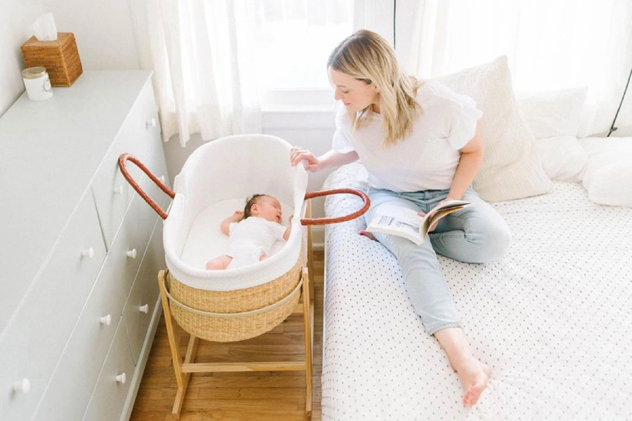 Why You Should Get Baby to Sleep in a Bassinet_