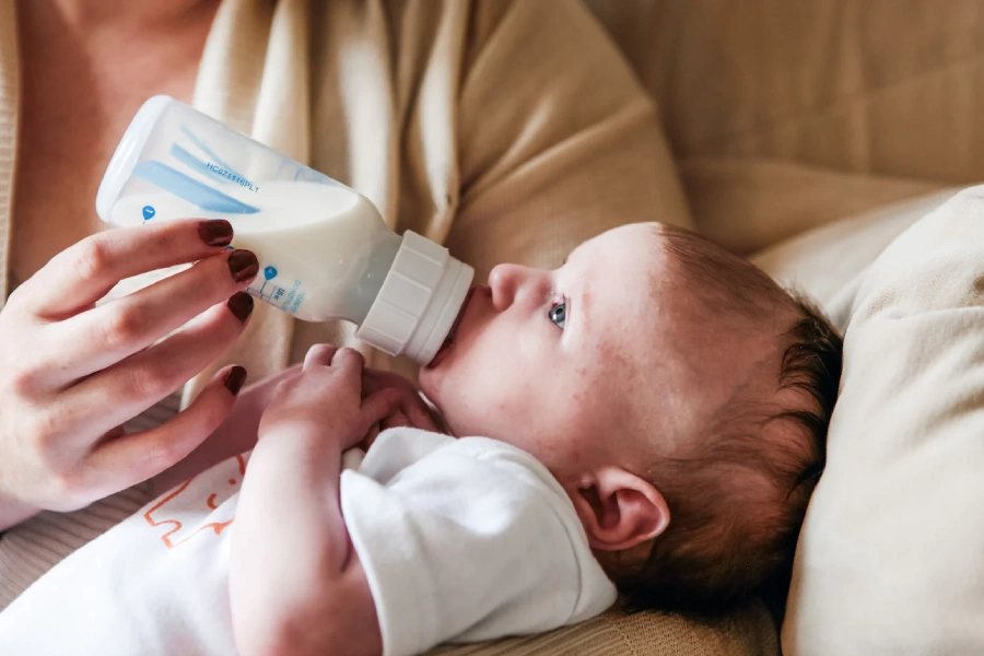 The most important thing in choosing a baby bottle is the nipple